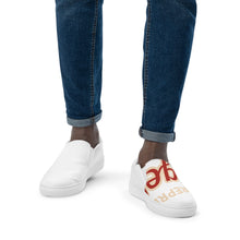Load image into Gallery viewer, Men’s slip-on canvas shoes
